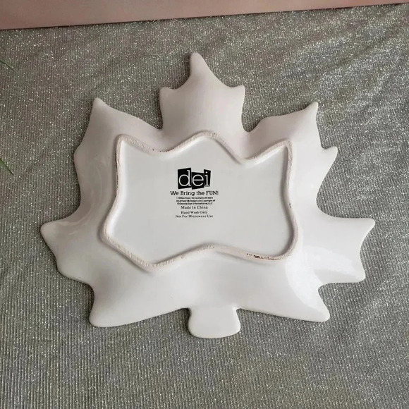 Leaf Shaped Giving Plate Ceramic Serving Platter - Picture 2 of 3